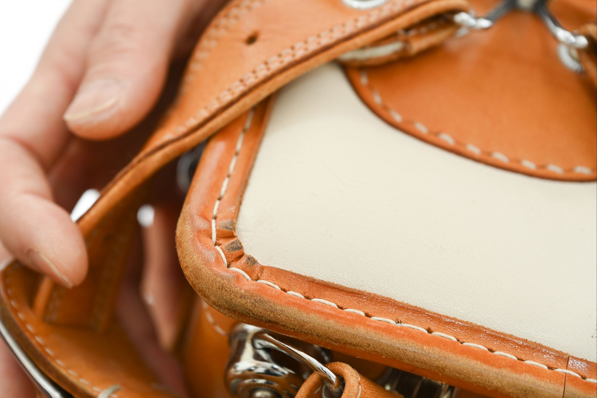 元のランドセルについていた傷がリメイク後にも残っている写真